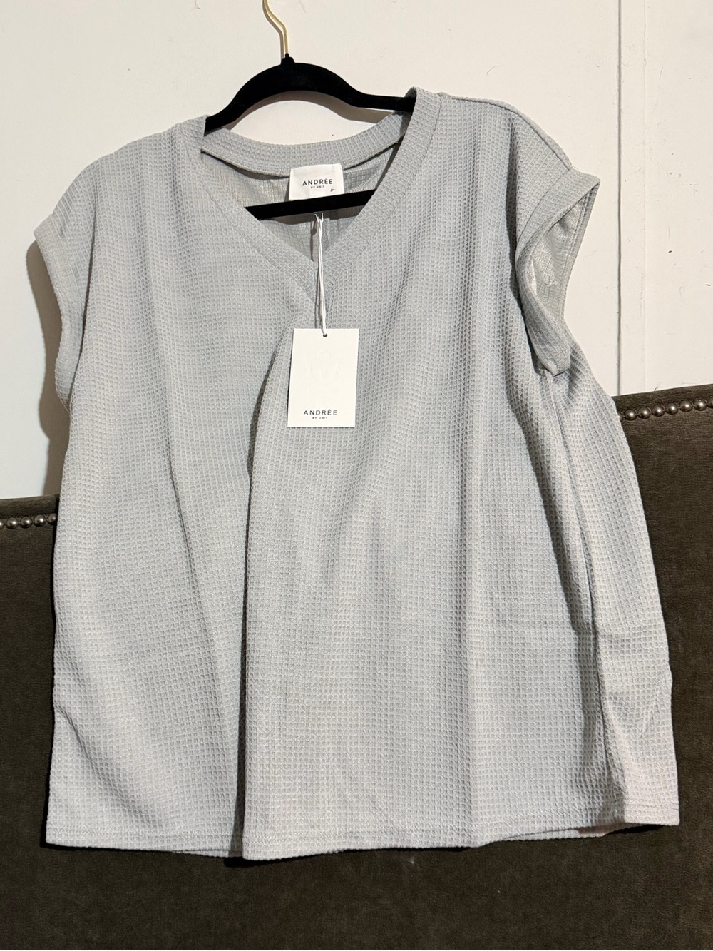NWT ANDREE BY UNIT pearl Gray Waffle-Knit Short Sleeve Top